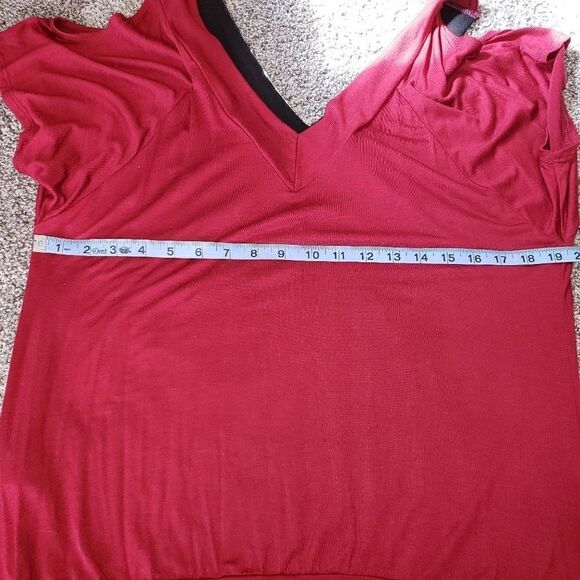 Debs Ladies Burgundy Cold Shoulder Sequin Pullover V-neck Tunic sz 1 XL - Picture 8 of 12